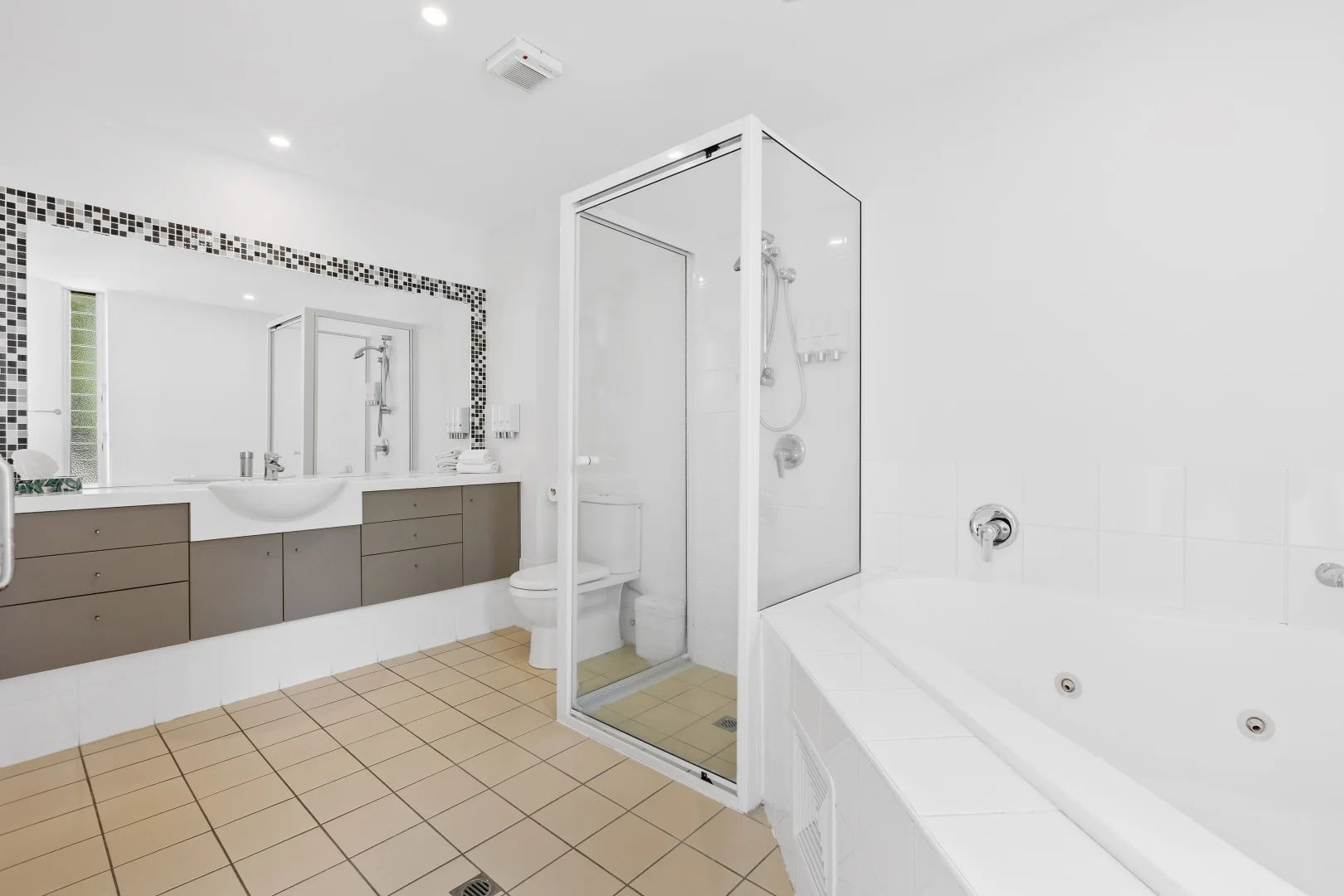 Additional image 15 of Unit 11/103 Cooloola Dr, Rainbow Beach QLD 4581