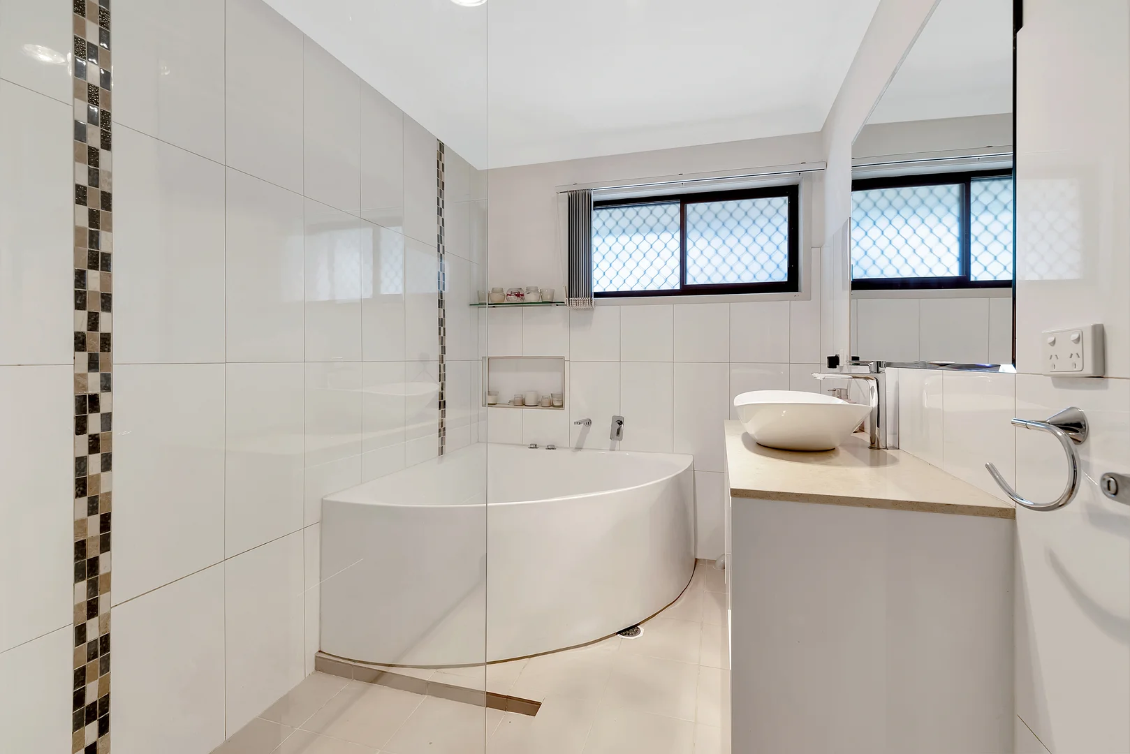 Additional image 9 of 18 Bermuda Street, Broadbeach Waters QLD 4218