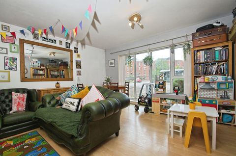 Adventurers Quay, Cardiff, South Glamorgan CF10