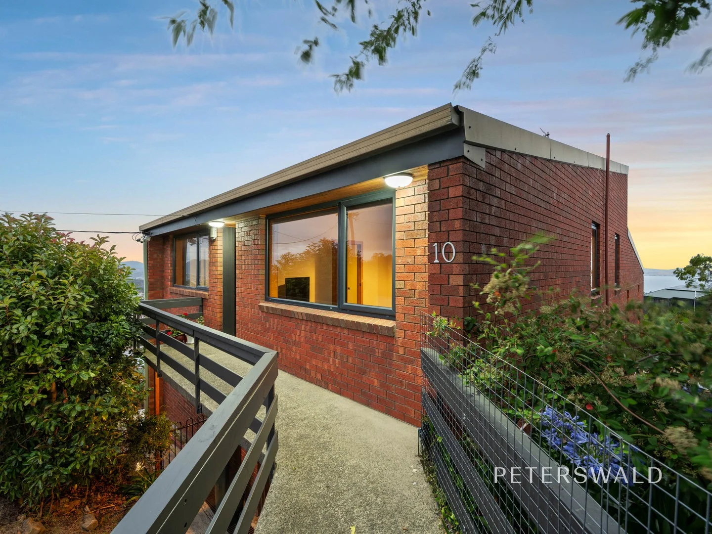 10 Chadwick Court, West Hobart TAS 7000