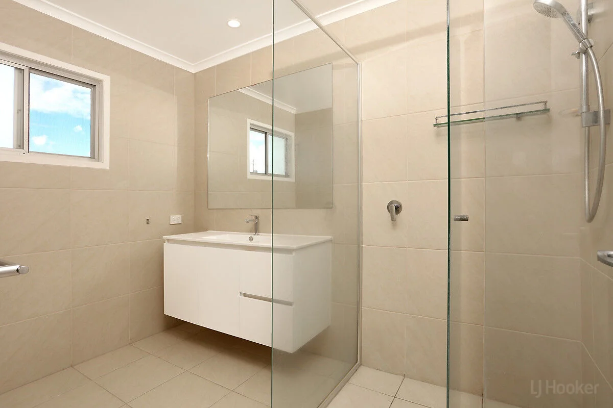 Additional image 10 of 8 Plover Avenue, Paradise Point QLD 4216
