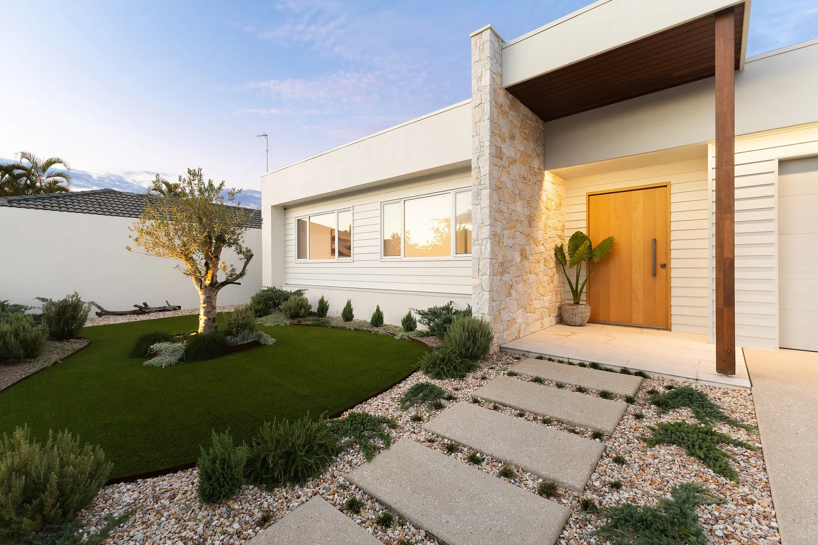 Additional image 4 of 290 Rio Vista Boulevard, Mermaid Waters QLD 4218