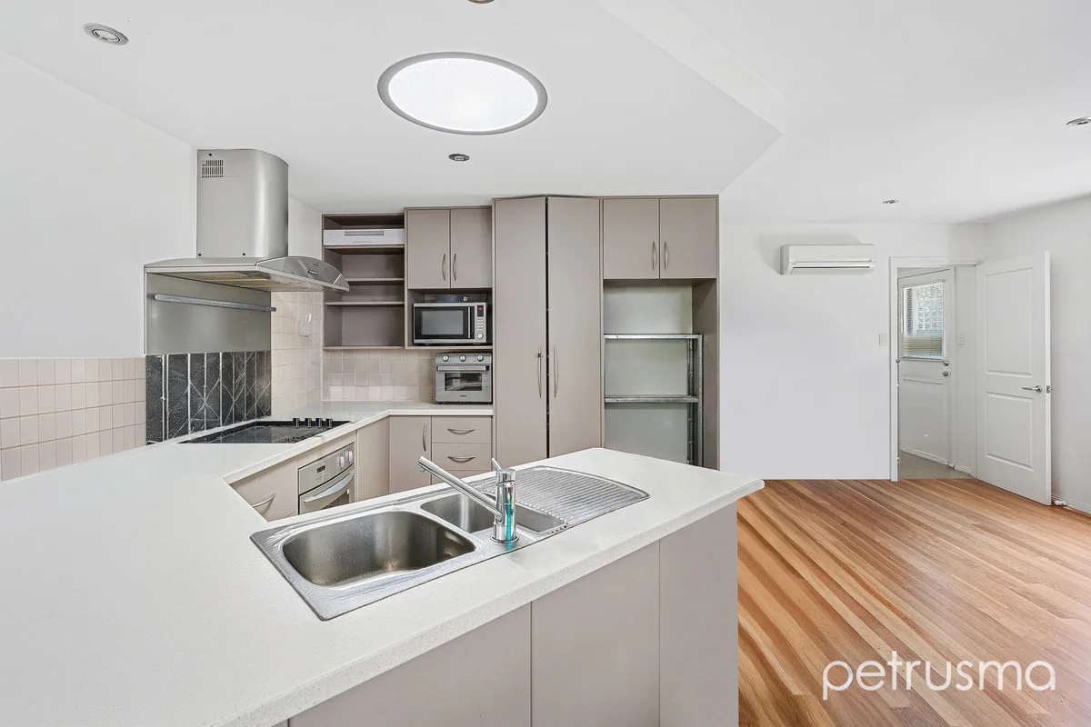 Additional image 3 of 2/47a Cross Street, New Town TAS 7008