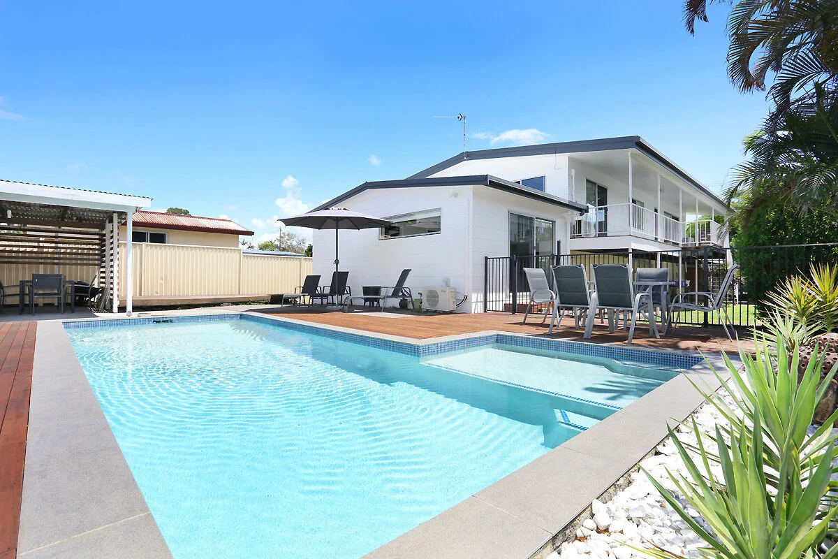 Additional image 2 of 8 Plover Avenue, Paradise Point QLD 4216