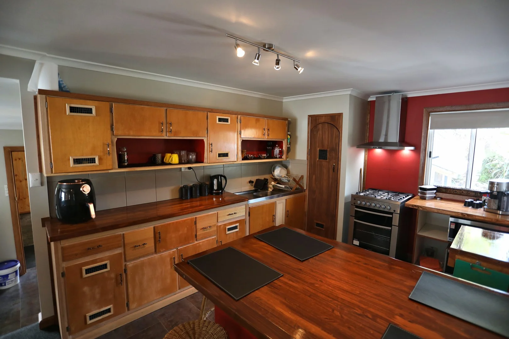 18 Main Street, Currie TAS 7256