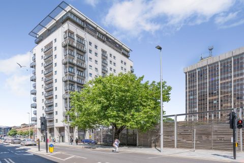 Queen Street, Cardiff, Cardiff CF10