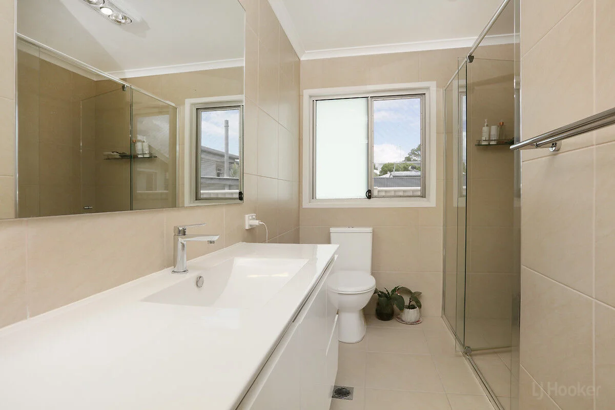 Additional image 15 of 8 Plover Avenue, Paradise Point QLD 4216