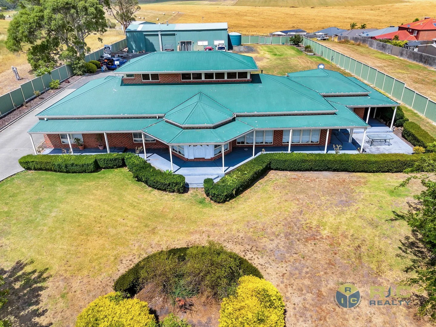 27-29 Canterbury Way, Churchill VIC 3842