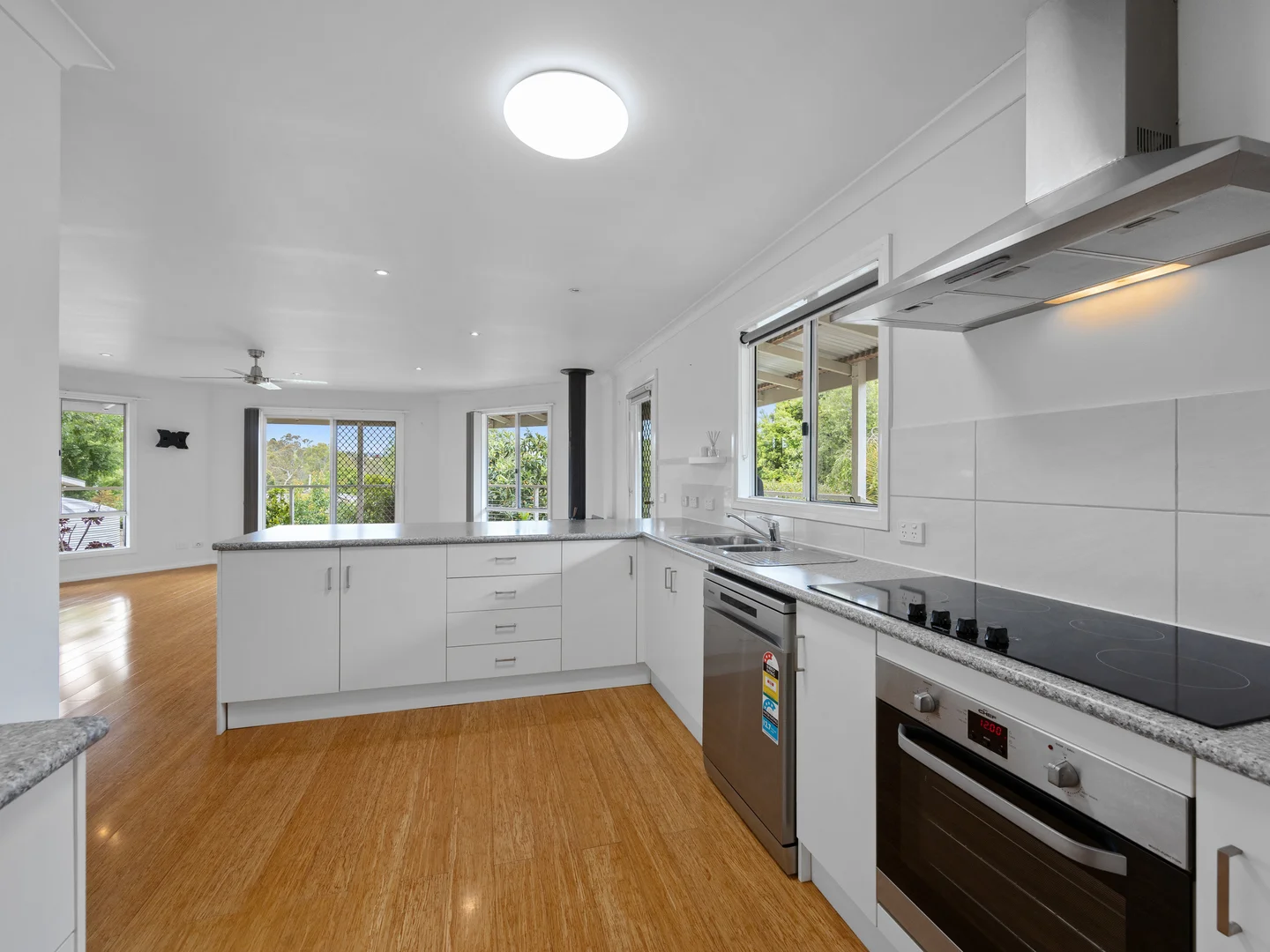Additional image 9 of 38 Villeneuve Street, Alexandra VIC 3714
