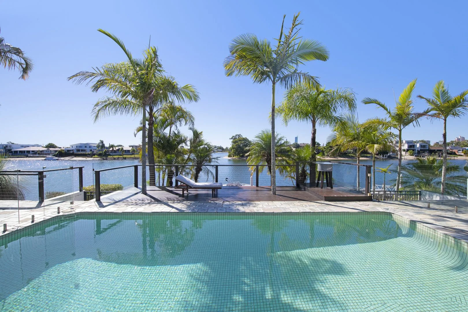 68 Waitomo Street, Broadbeach Waters QLD 4218