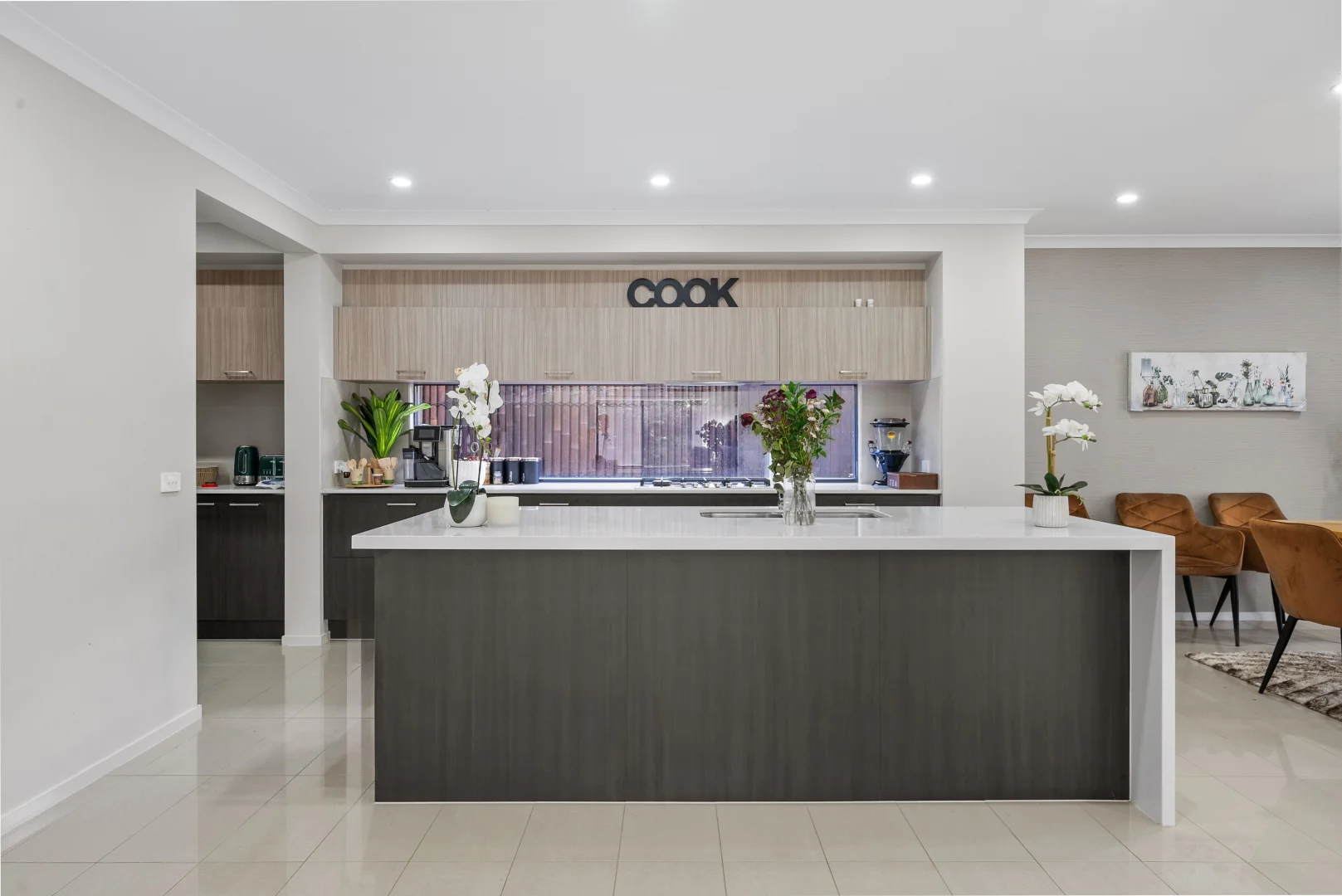 14 Whiteleaf Drive, Mickleham VIC 3064 photo 2