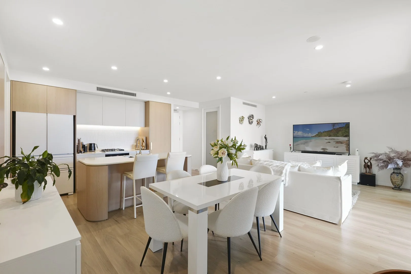 Additional image 2 of 903/146 Surf Parade, Broadbeach QLD 4218