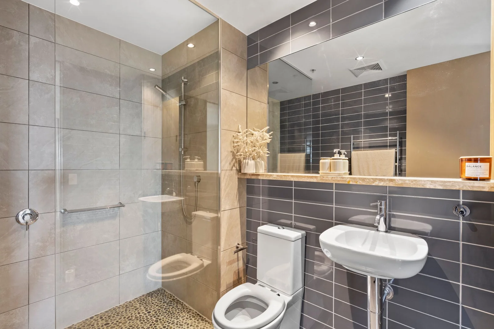 Additional image 18 of 404/101 Marine Parade, Redcliffe QLD 4020