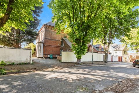 Chestnut Grove, Nottingham, Nottinghamshire NG3