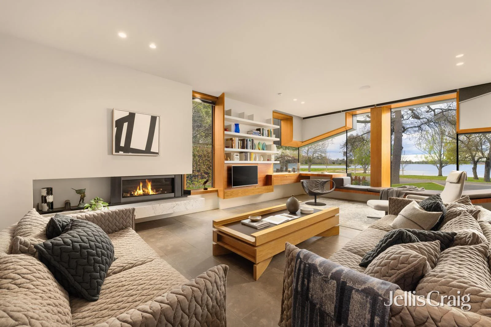 Additional image 4 of 227 Wendouree Parade, Lake Wendouree VIC 3350