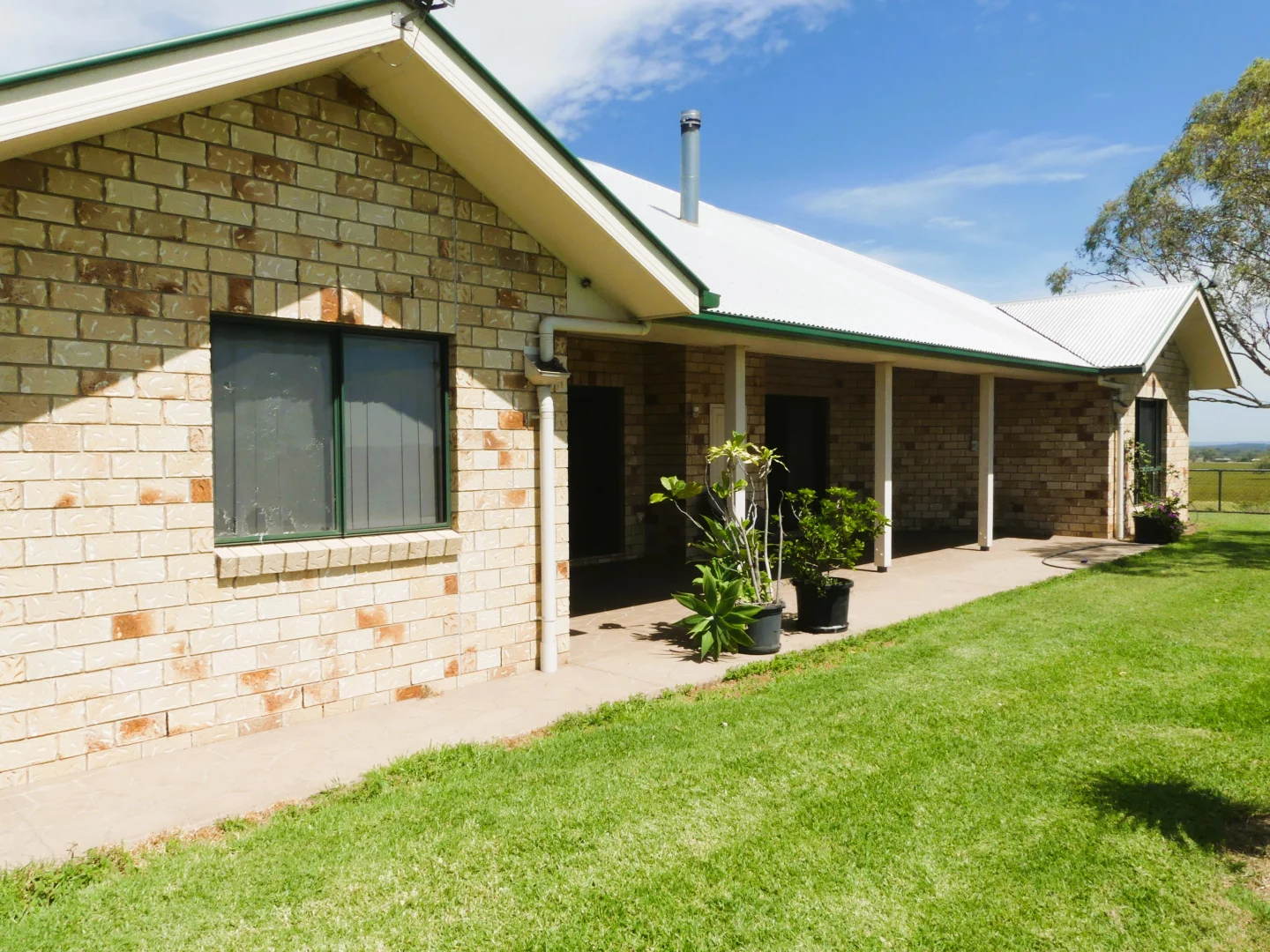 Additional image 2 of 'The Overflow' 102 Crighton Road, Biddeston QLD 4401