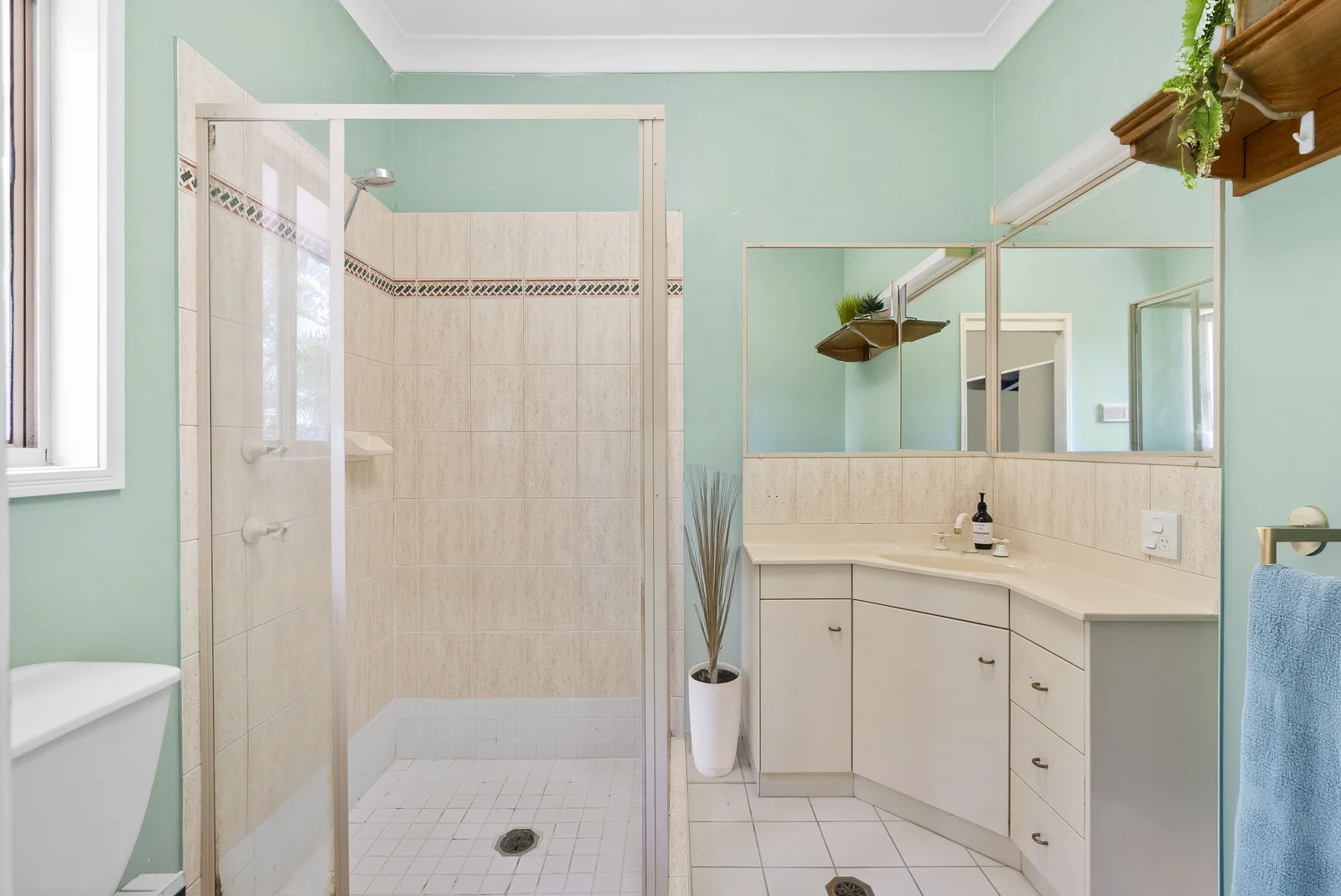 Additional image 16 of 2 Raleigh Terrace, Currumbin Waters QLD 4223