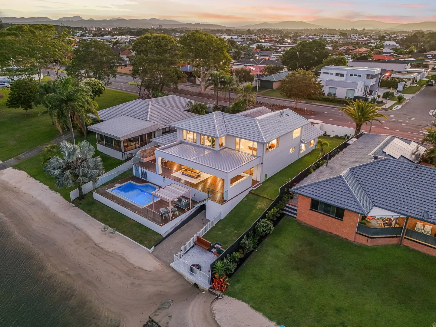 Additional image 34 of 210 Sunshine Boulevard, Mermaid Waters QLD 4218