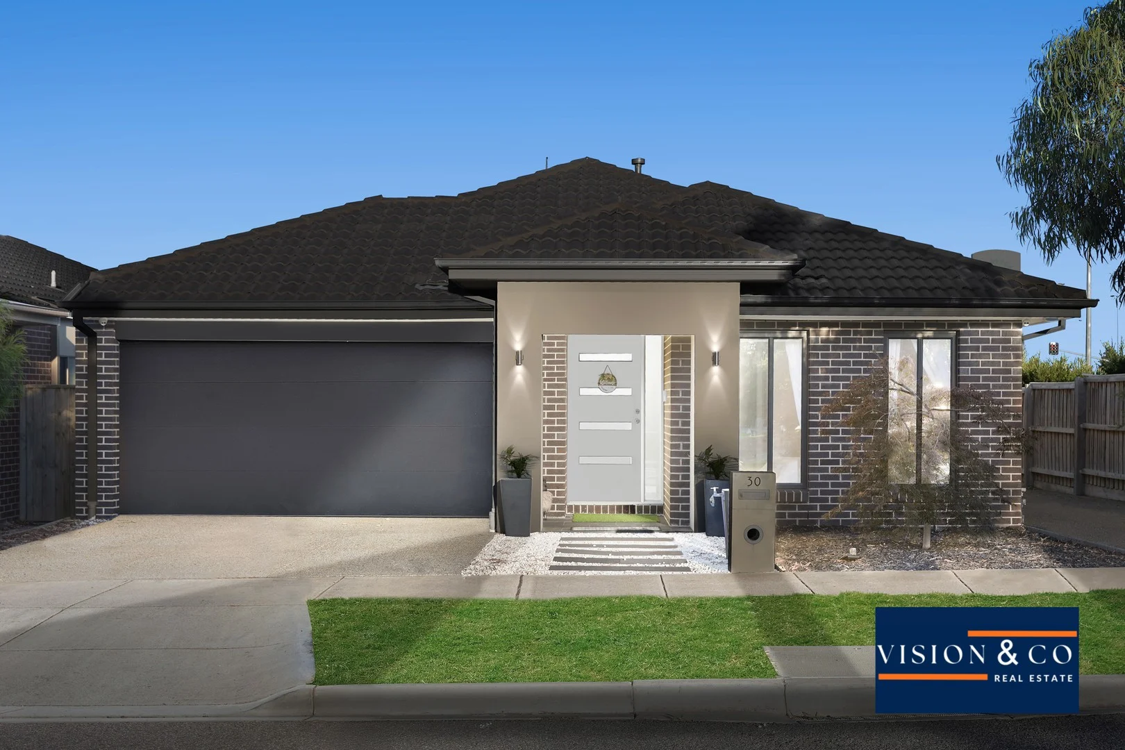 30 Denbigh Loop, Mickleham VIC 3064