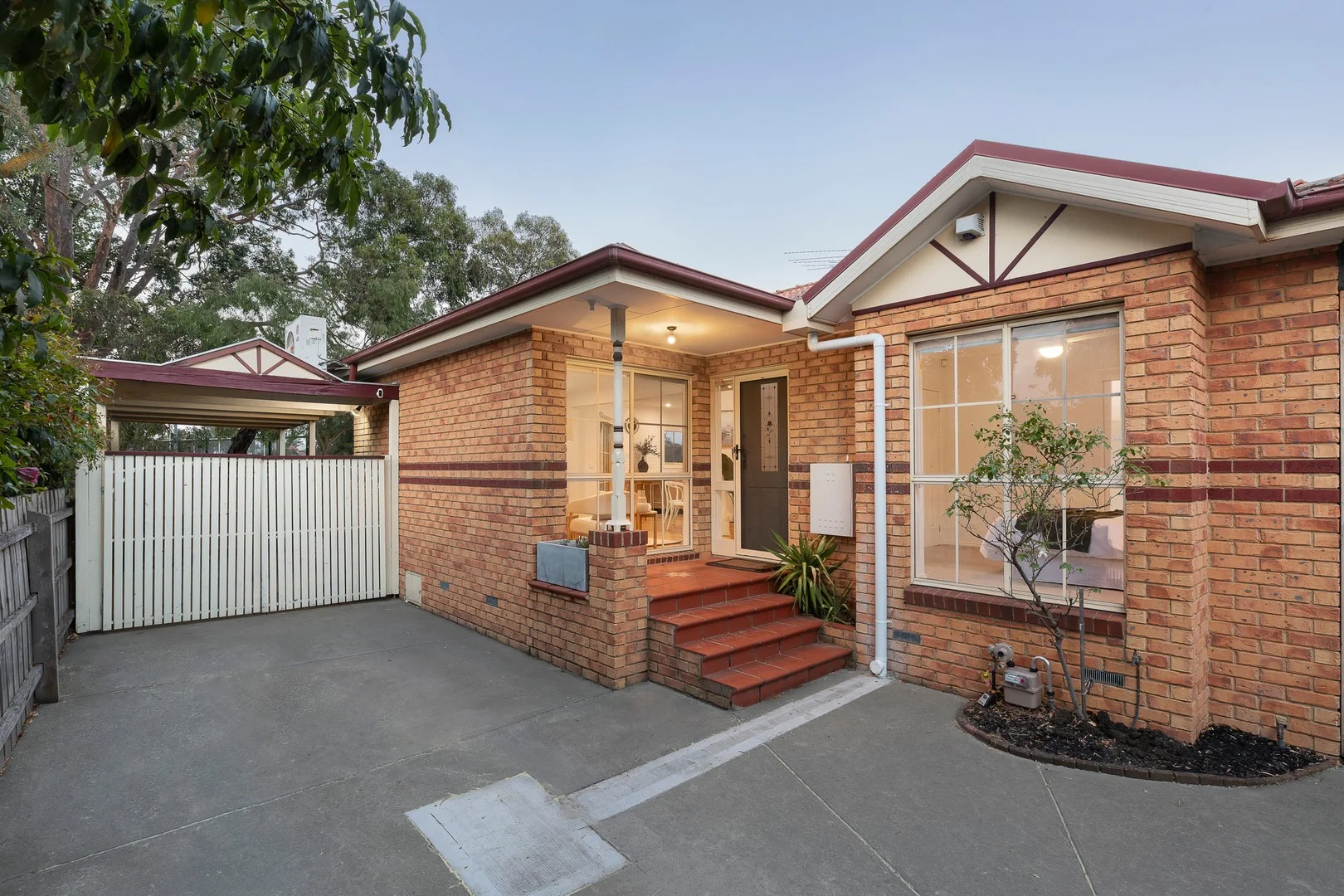 2/7 Widdop Crescent, Hampton East VIC 3188