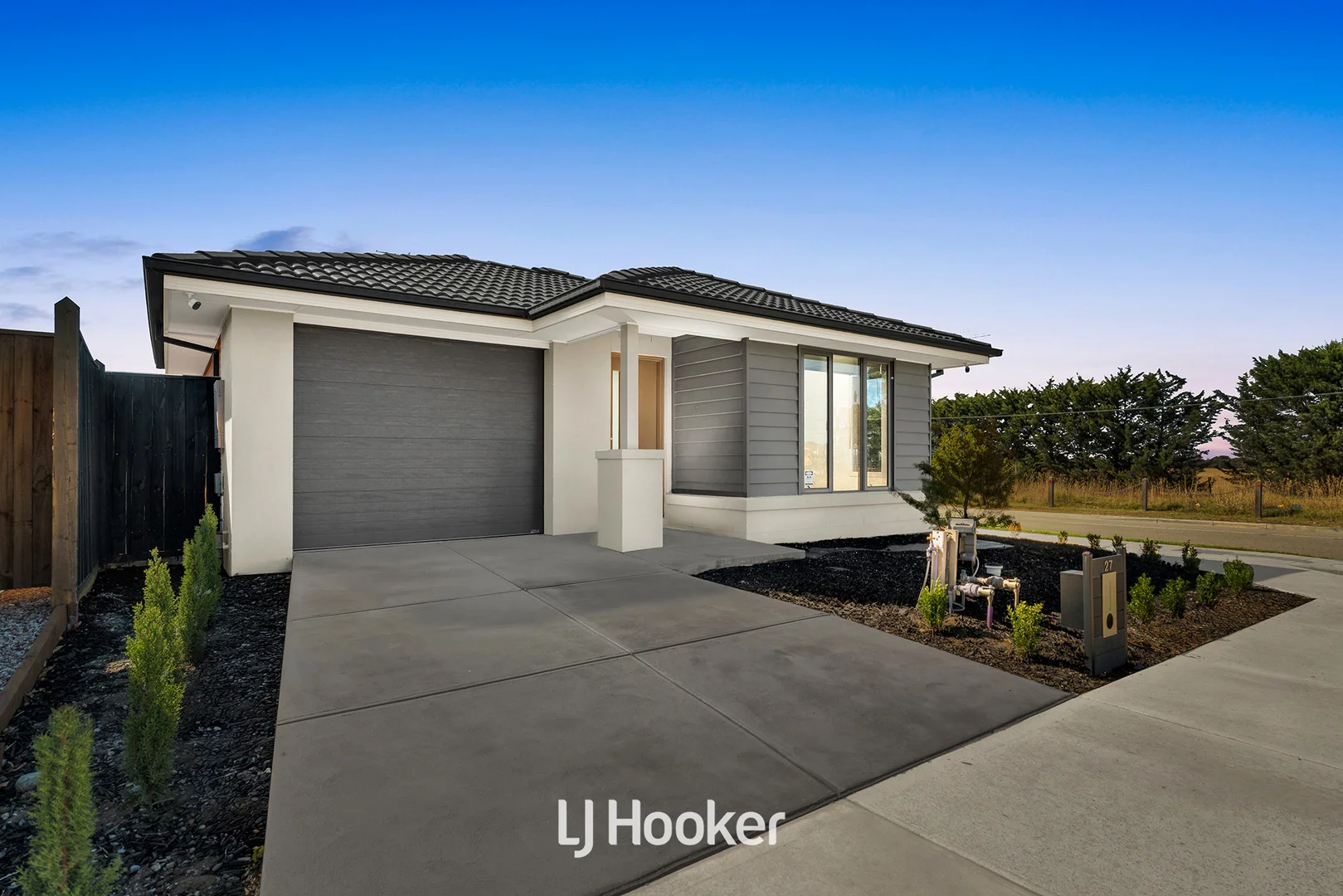 Additional image 2 of 27 Ironstone Street, Cranbourne East VIC 3977