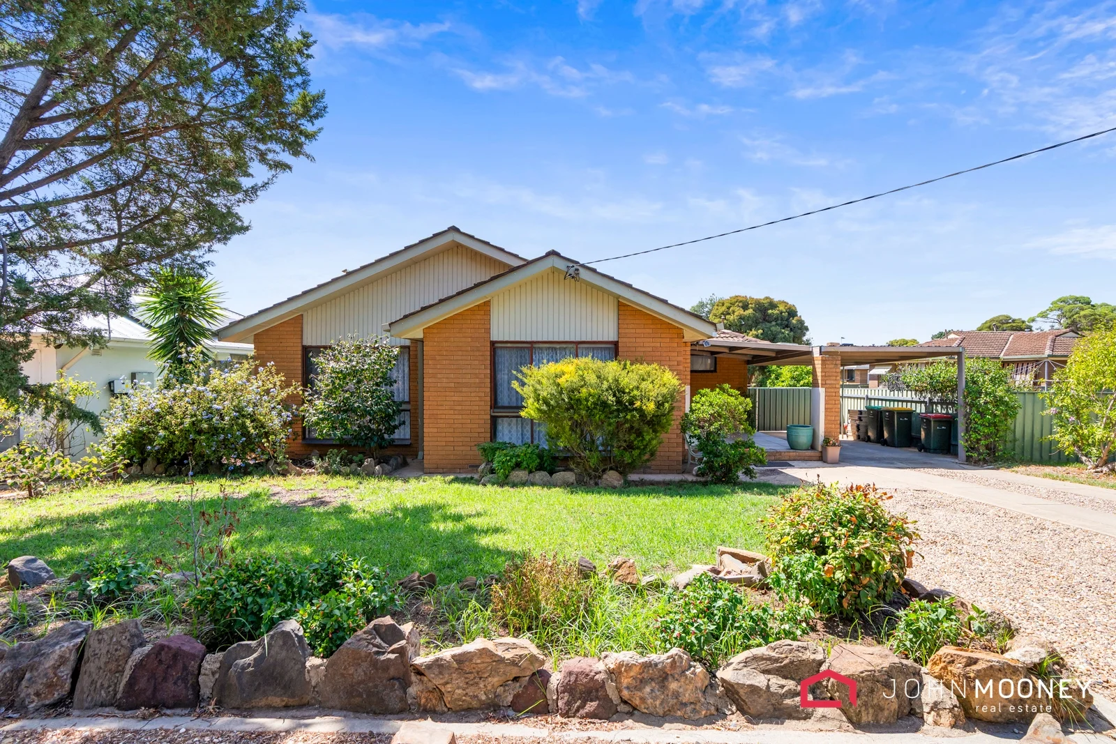 82 Raye Street, Tolland NSW 2650