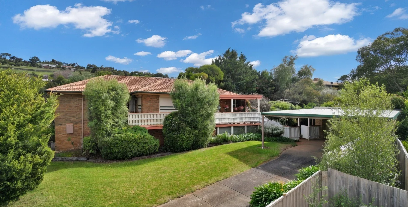 8 Riversdale Crescent, Darley VIC 3340