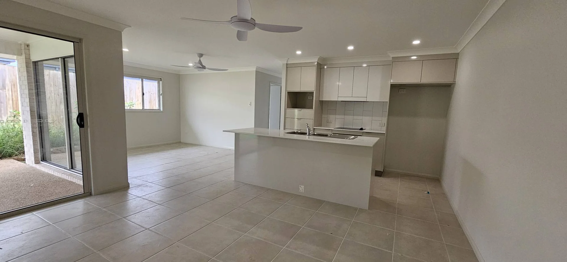 Additional image 5 of 1 & 2/15 Burlington Street, Lammermoor QLD 4703