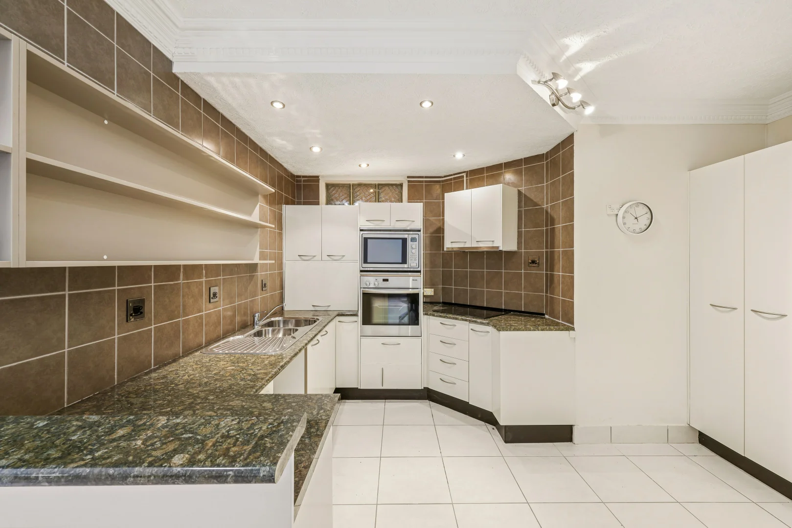 Additional image 32 of 38a Kincardine Drive, Benowa Waters QLD 4217