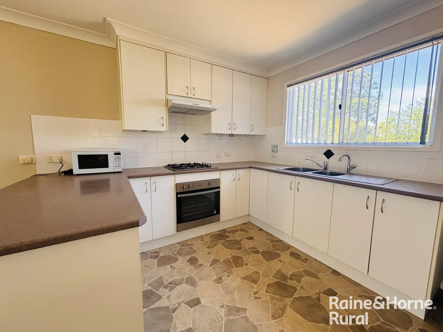 Additional image 2 of 8 Bass Street, Yuleba QLD 4427