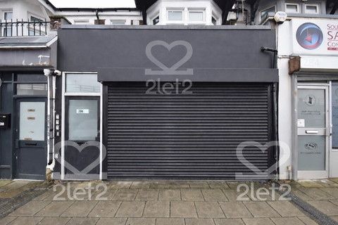 North Road, Heath CF14, Retail premises to rent