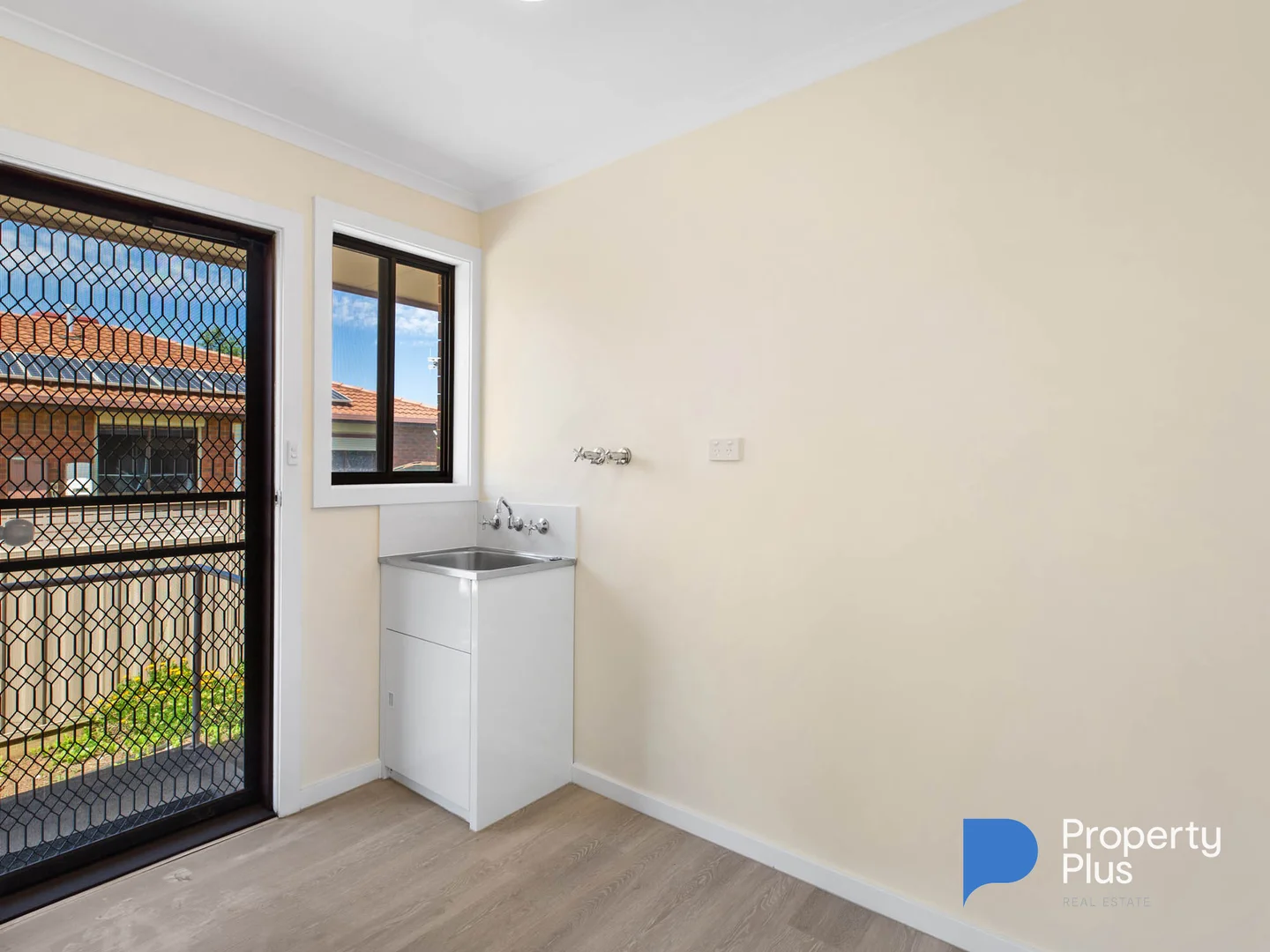 Additional image 7 of 1/17 Fraser Street, Rochester VIC 3561