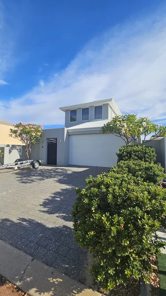 16 Trade Winds Retreat, Dudley Park WA 6210