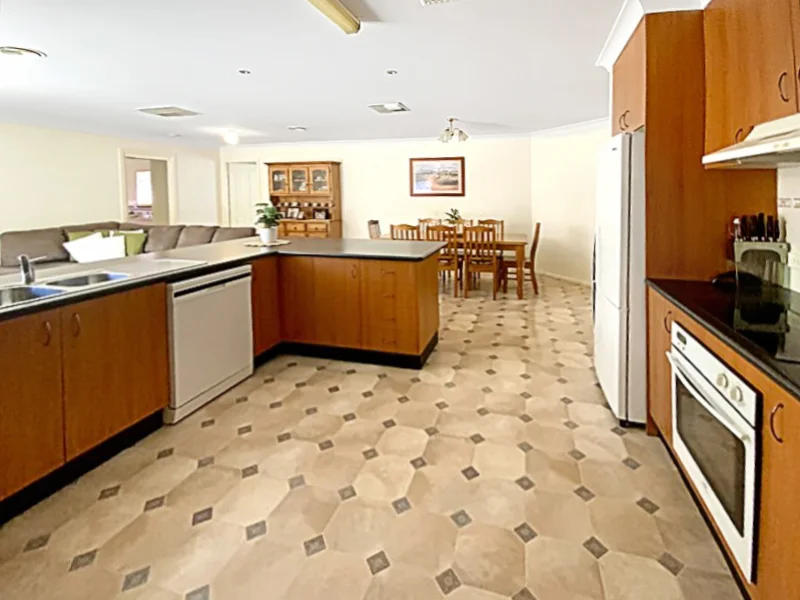 Additional image 2 of 72 Hill Street, Forbes NSW 2871