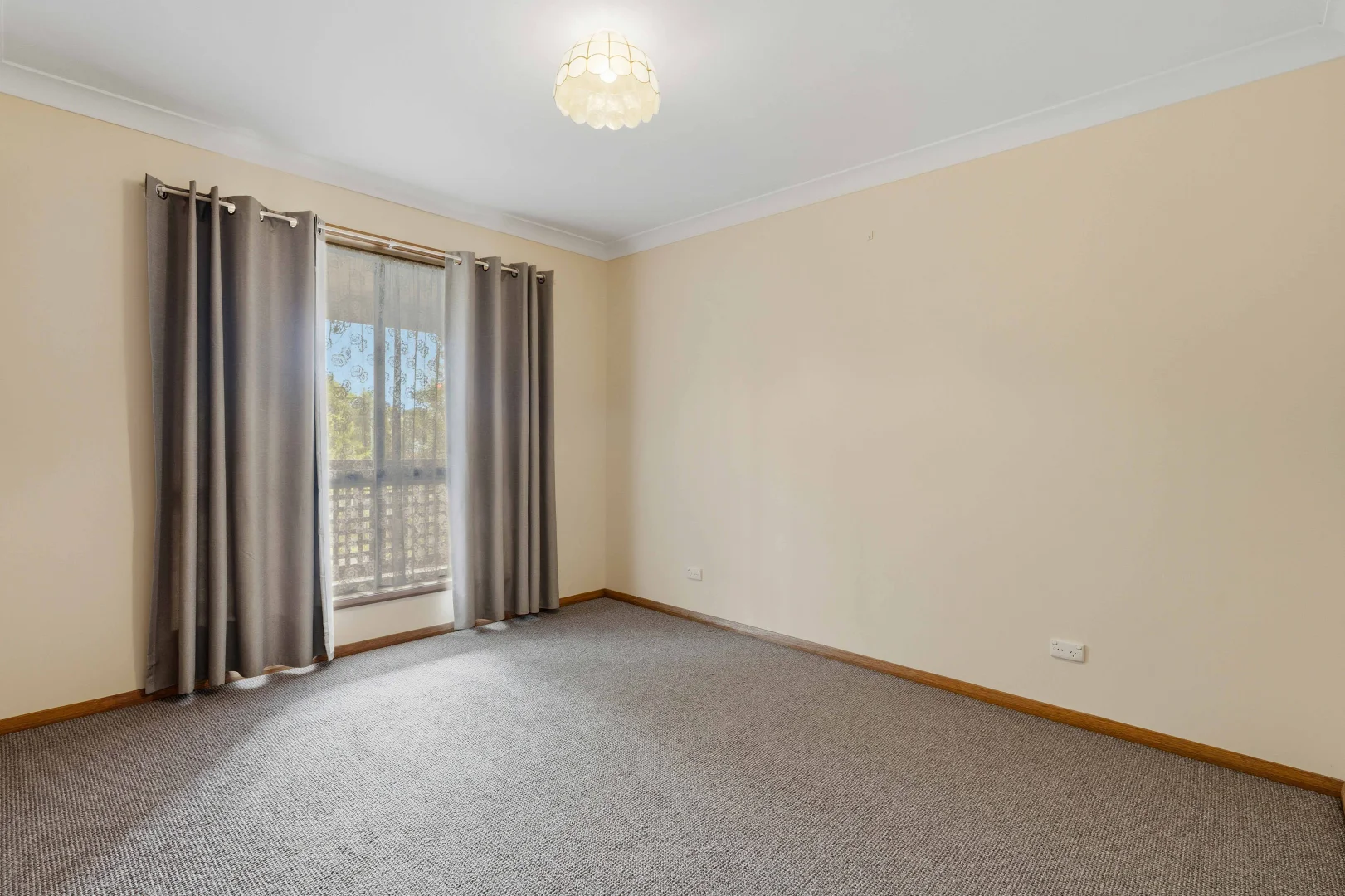 Additional image 5 of 75 Suncrest Avenue, Sussex Inlet NSW 2540