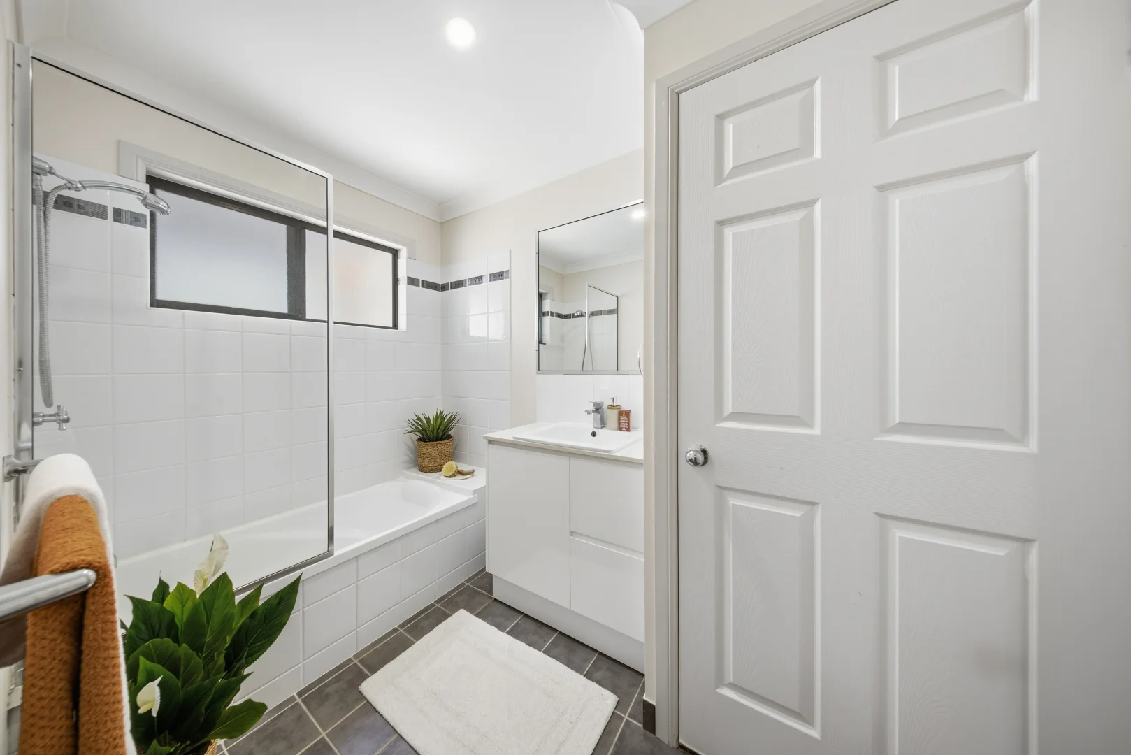 Additional image 16 of 2/6 Grange Court, Castle Hill QLD 4810