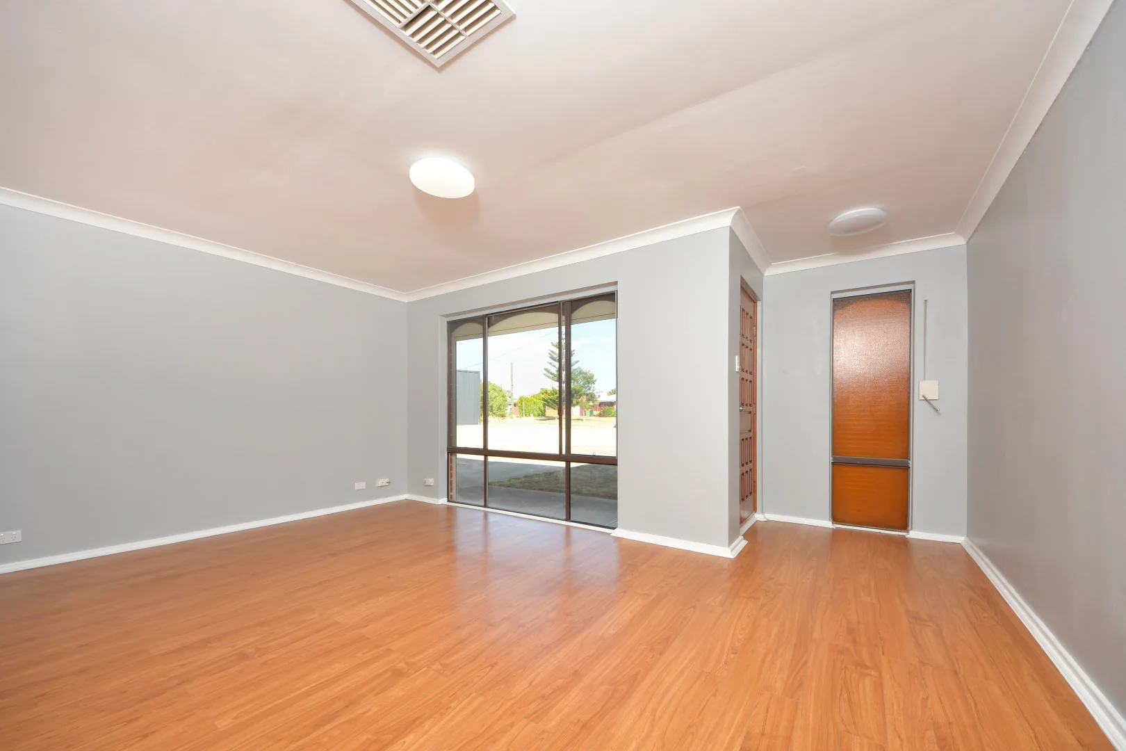 Additional image 2 of 5 Raeside Crescent, Cooloongup WA 6168