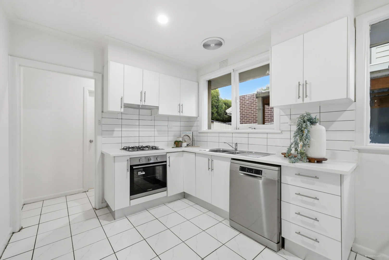 Additional image 5 of 1/97 Rooks Road, Mitcham VIC 3132