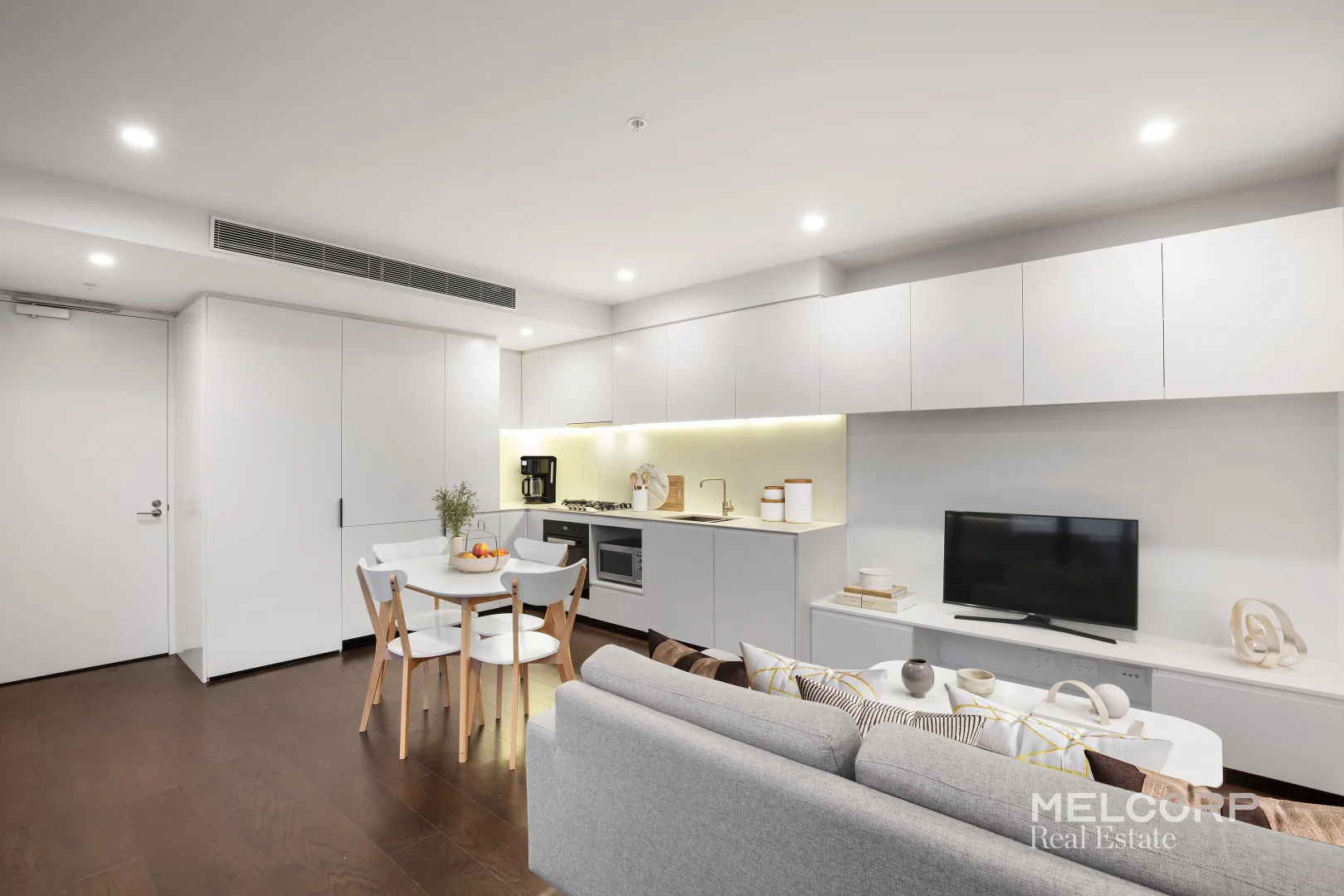 Additional image 3 of 1404/151 Berkeley Street, Melbourne VIC 3000