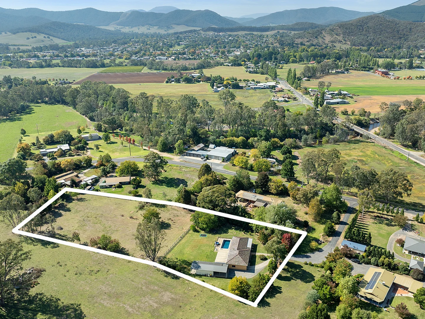 Additional image 31 of 8 Anna Lane, Myrtleford VIC 3737