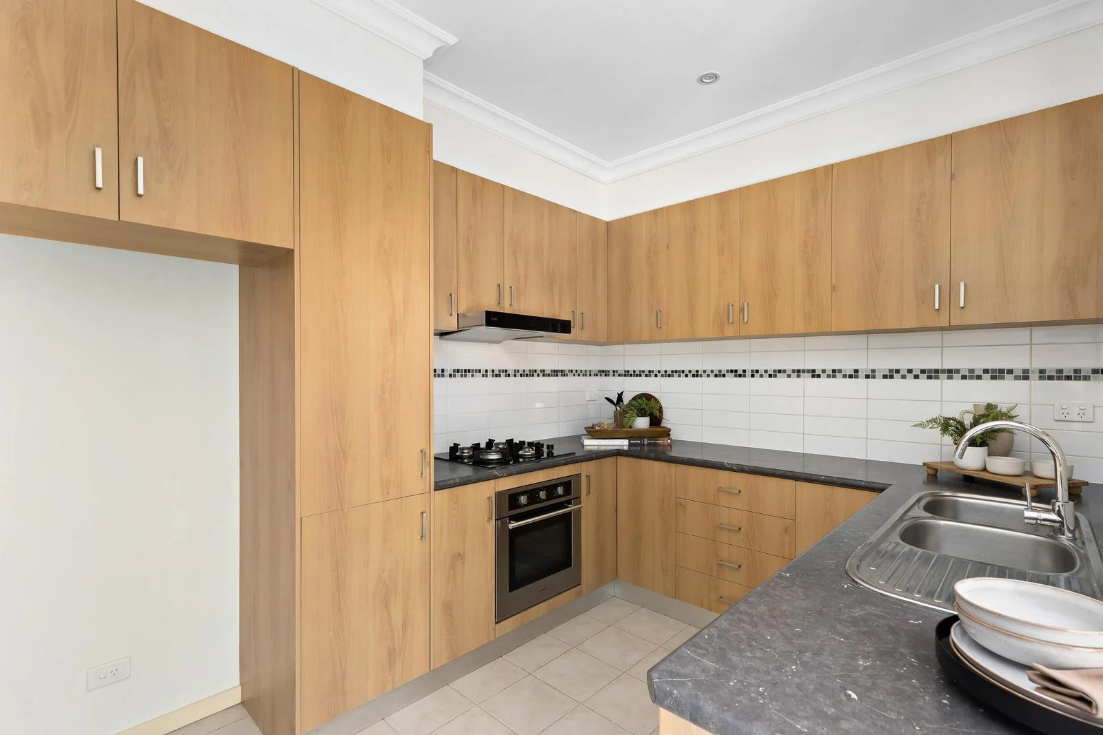 Additional image 7 of 2/110 Ford Street, Ivanhoe VIC 3079