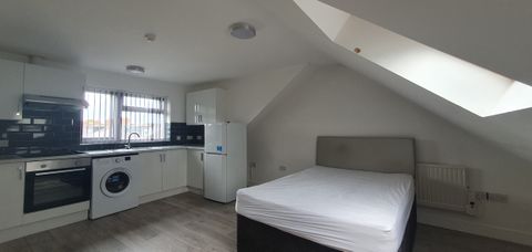 Cathays Terrace, Cathays, Cardiff CF24, Studio to rent