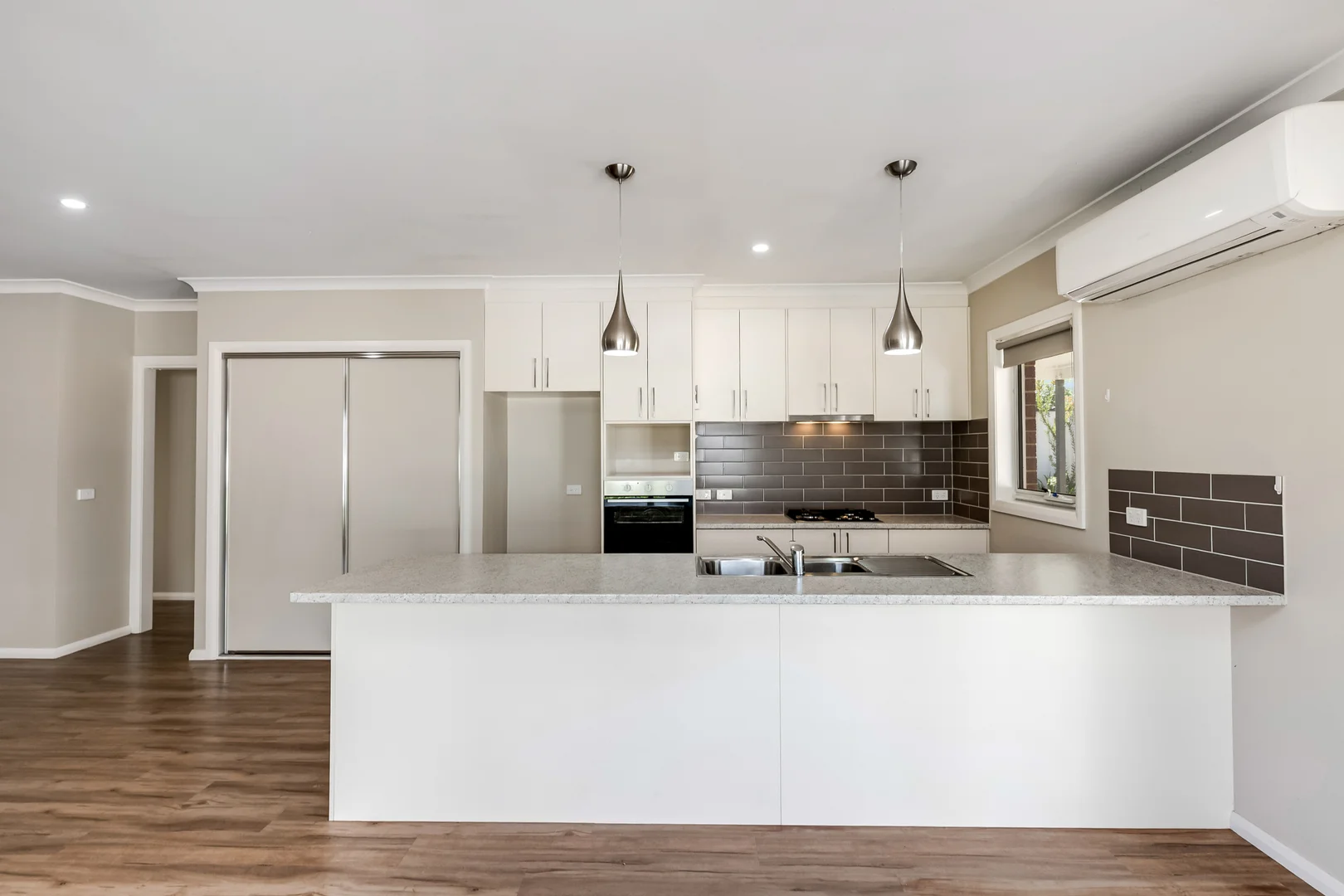 Additional image 2 of 2/21 Scullys Lane, Heathcote VIC 3523