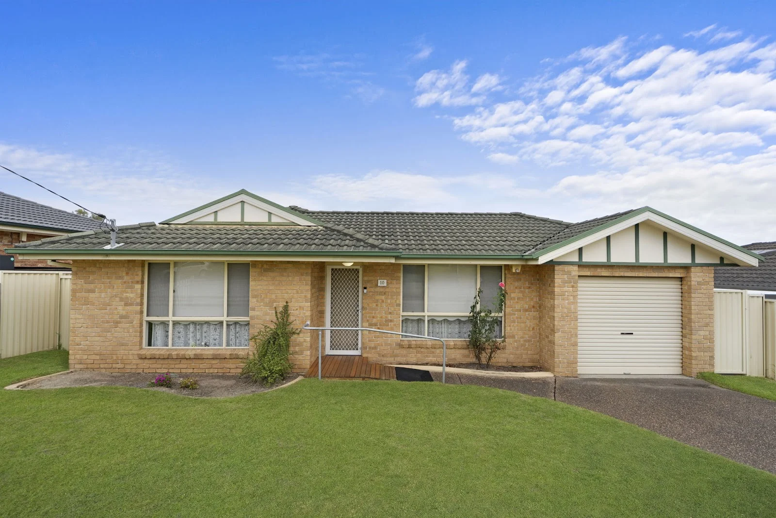 10 Roper Road, Blue Haven NSW 2262