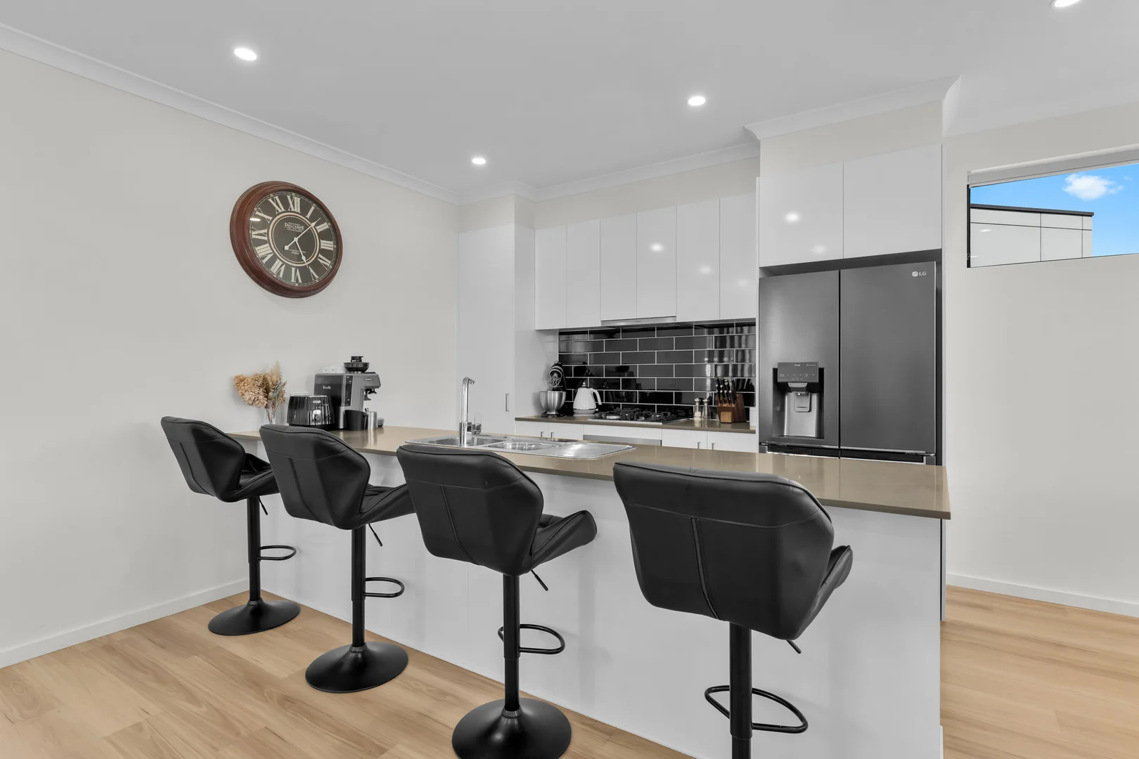 Additional image 4 of 4/11 Young Road, Hallam VIC 3803