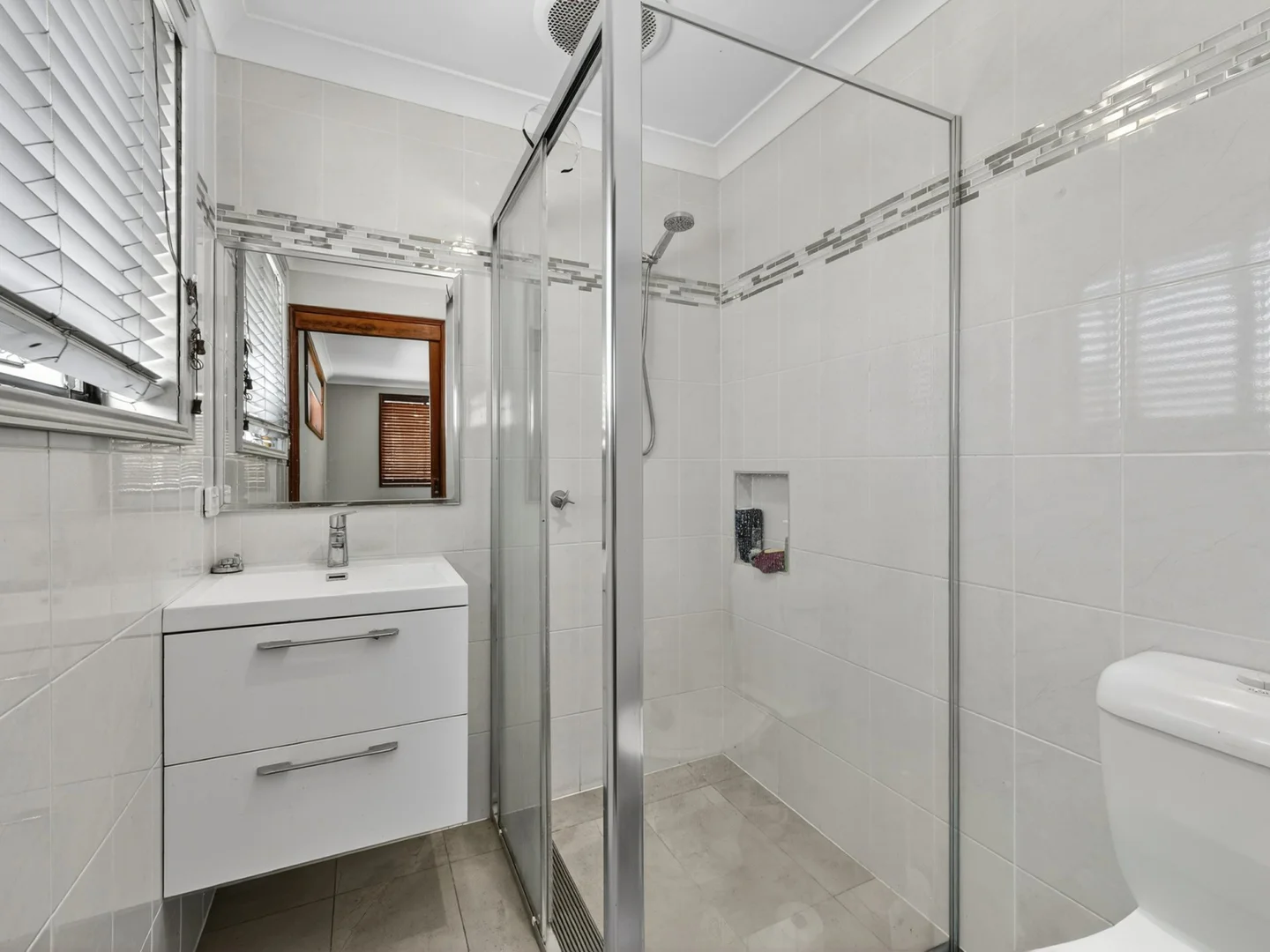 Additional image 13 of 9 & 9a Chisholm Avenue, Lake Munmorah NSW 2259