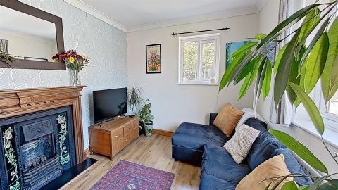 Bluehouse Road, Cardiff, Llanishen CF14