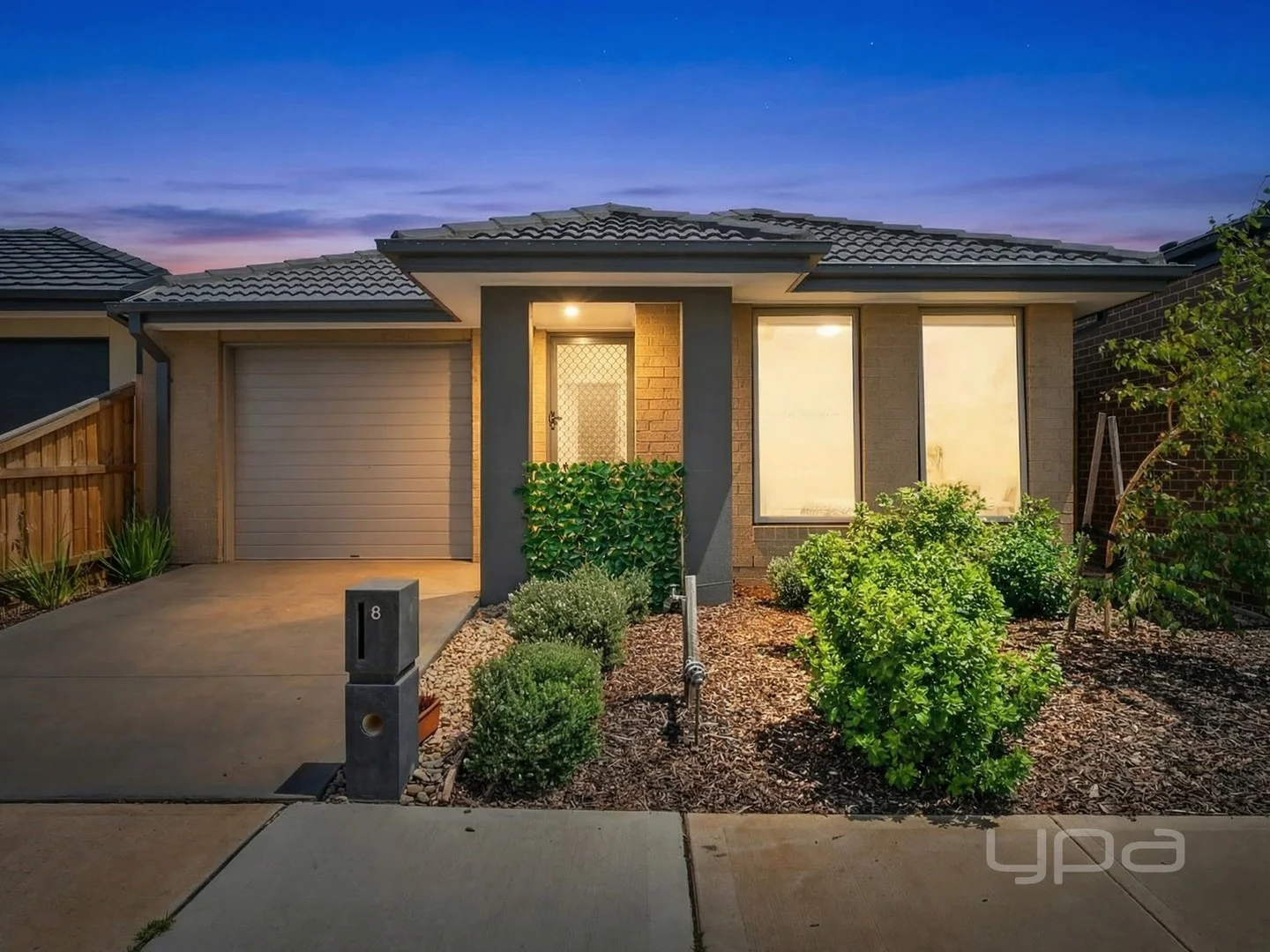 8 Brahman Street, Deanside VIC 3336