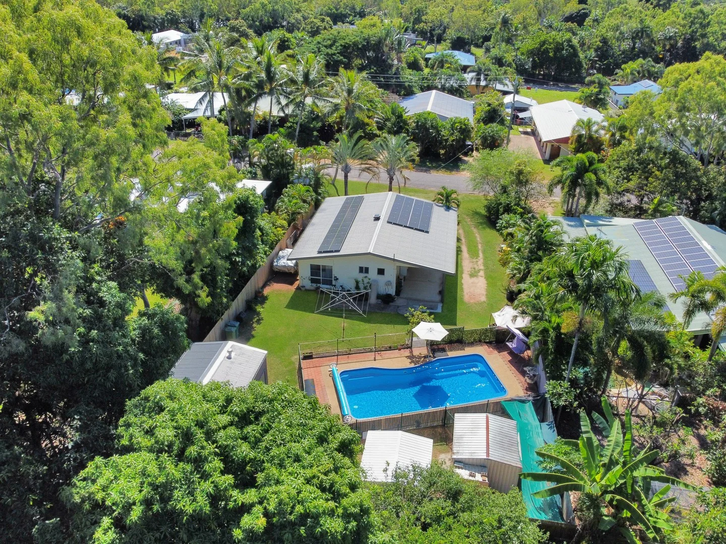 10 Lilac St, Nelly Bay QLD 4819