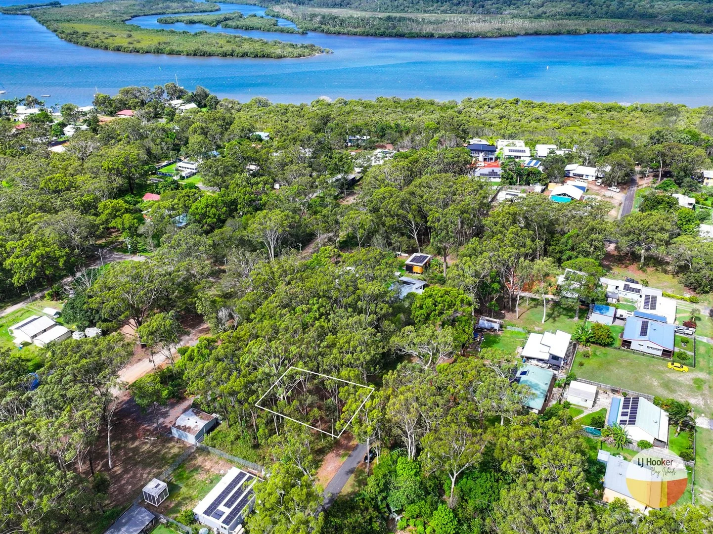 13 Sapphire St, Russell Island QLD 4184